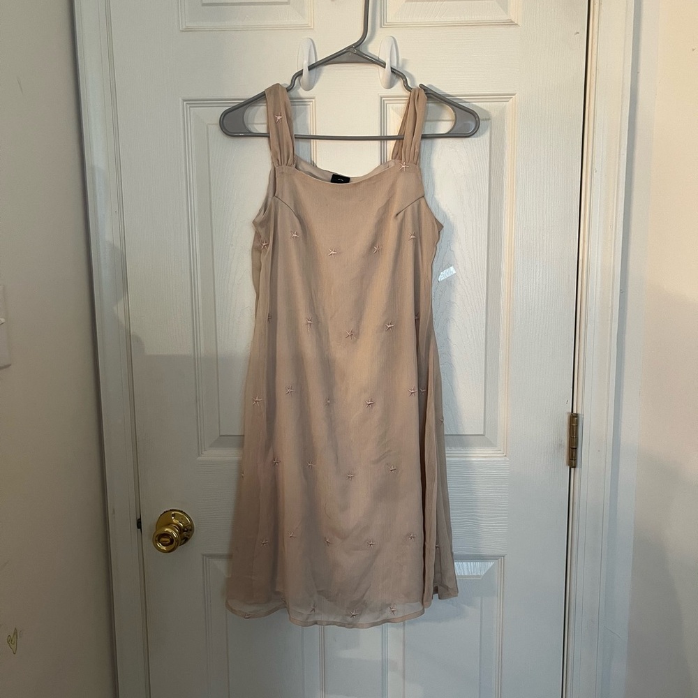 Elegant Beige Sleeveless Dress